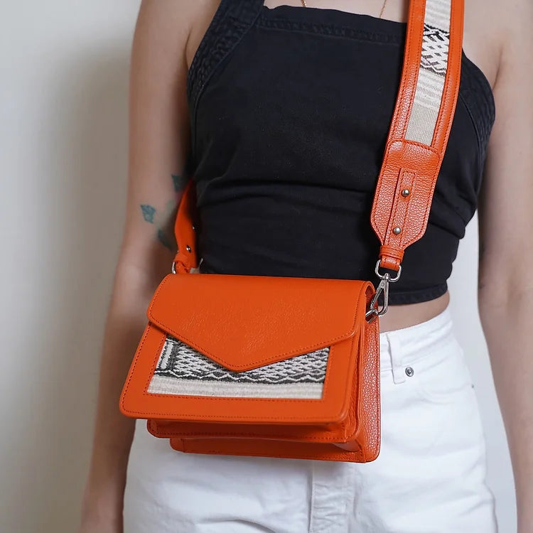 <tc>Bolso Bandolera de Piel - Mandarina</tc>