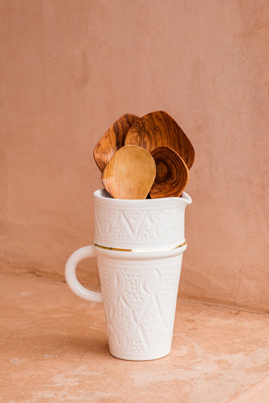 Ceramic pitcher for water, juices, Iced tea, white colour, engraved by hand with traditional Moroccan designs and 12 carat gold, Diameter 11cm Height 21cm, handmade in Morocco, ELSINIYA